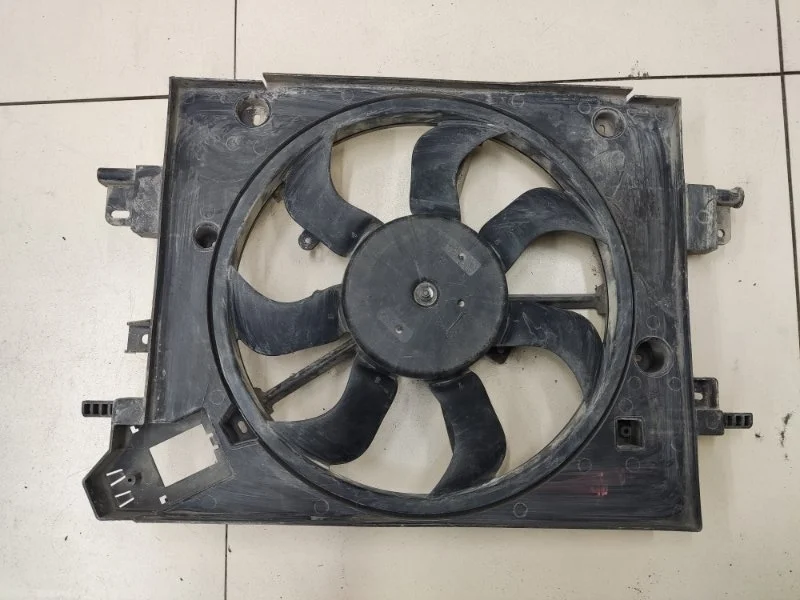 Вентилятор радиатора Renault Logan 2