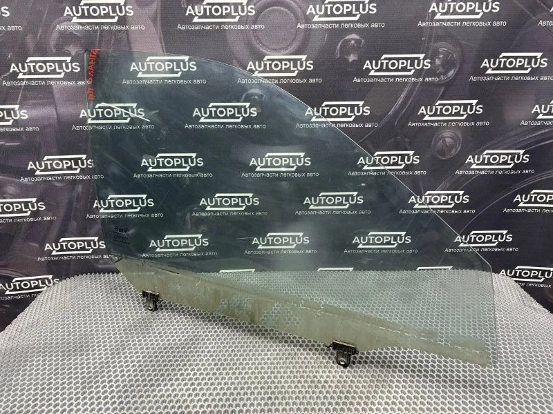 Стекло двери Hyundai Elantra 824202D011 СЕДАН XD2 1.6 G4ED, переднее правое