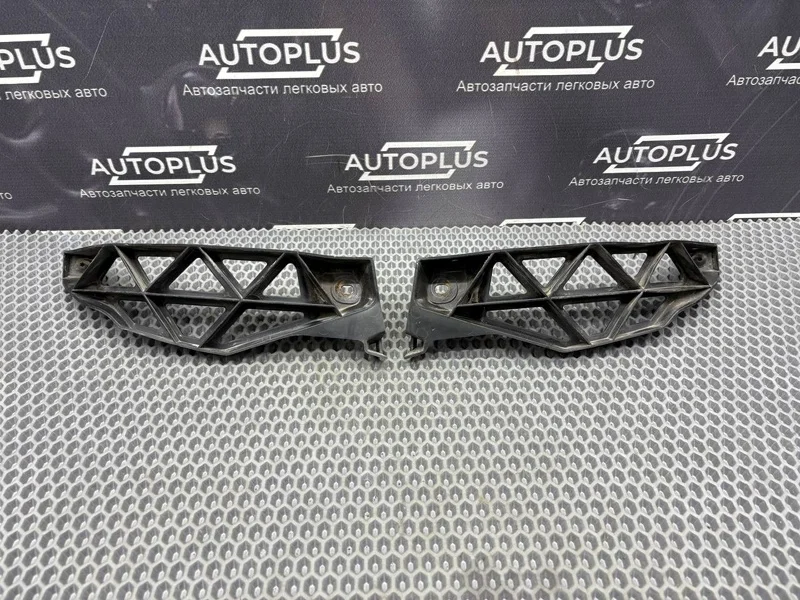 Кронштейн бампера Skoda Octavia 2011 1Z5807393 ЛИФТБЭК А5 1.4 CAXA, задний