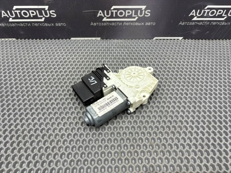 Моторчик стеклоподъемника Skoda Octavia 2011 5K0959704A ЛИФТБЭК А5 1.4 CAXA, задний правый