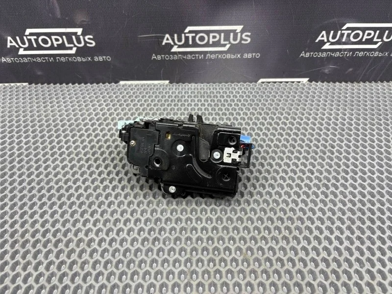 Замок боковой двери Skoda Octavia 2011 7L0839015D ЛИФТБЭК А5 1.4 CAXA, задний левый