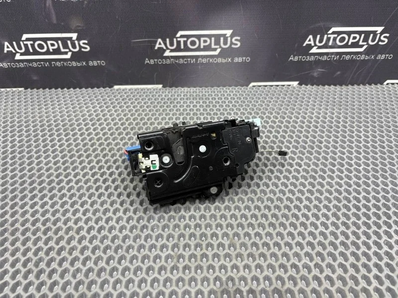 Замок боковой двери Skoda Octavia 2011 3D1837016AC ЛИФТБЭК А5 1.4 CAXA, передний правый