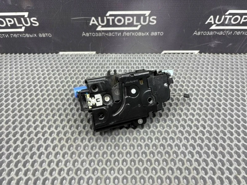 Замок боковой двери Skoda Octavia 2011 7L0839016D ЛИФТБЭК А5 1.4 CAXA, задний правый