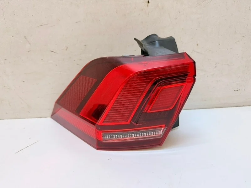 Фонарь Volkswagen Tiguan 2016–2025