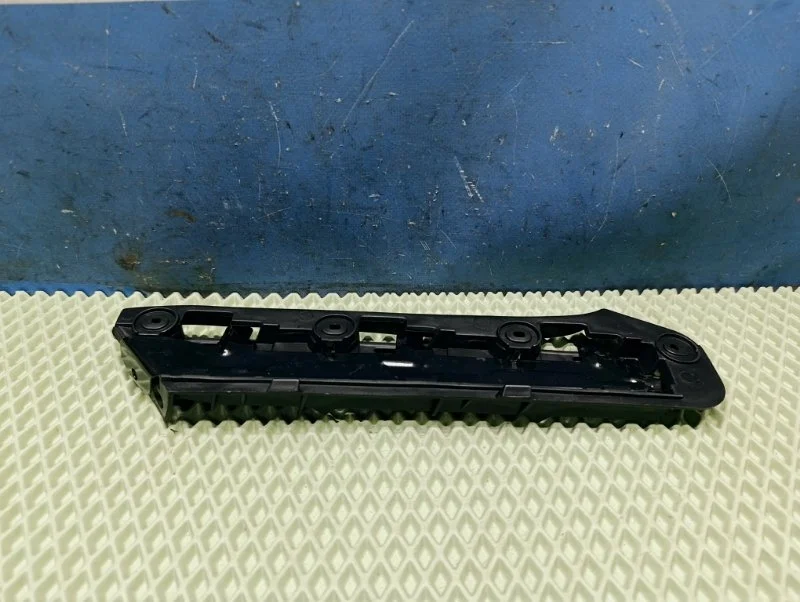 Кронштейн бампера Volkswagen Touran 2006 88070905702 1T1, передний левый