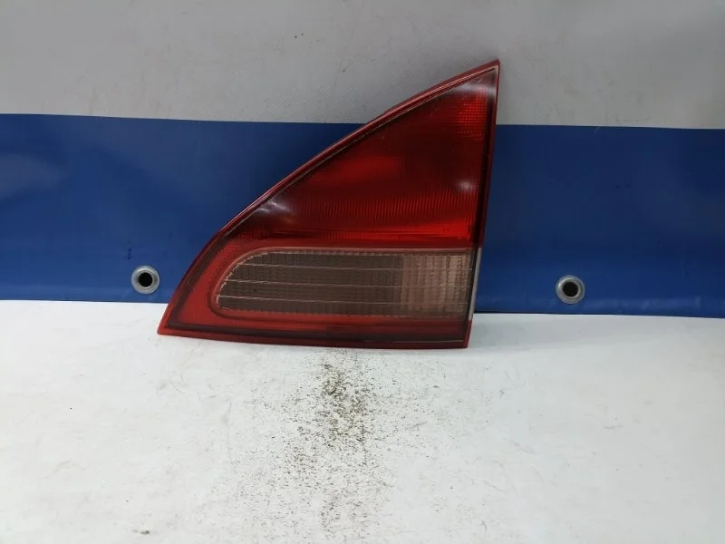 Фонарь Nissan Wingroad 2000 26540WE025 WHY11, задний правый