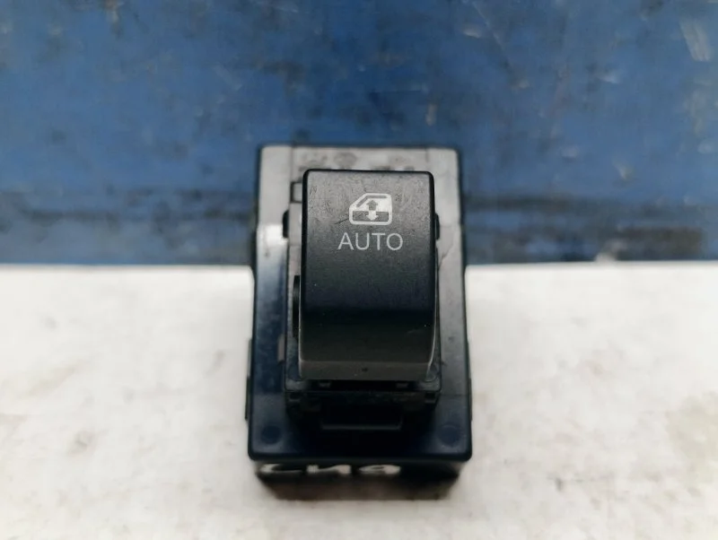 Кнопка стеклоподъемника Kia Ceed 2009 935751H100 ED 1.6 G4FC, задняя правая