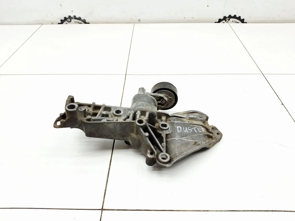 Кронштейн генератора Renault Duster