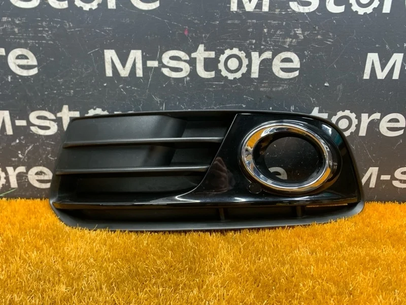 Оправа туманки Audi Q5 2013 8R0807681M 8R CNCD, передняя левая