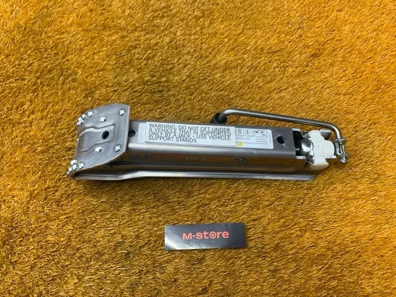 Домкрат Mercedes-Benz C-Class 2010 A2115830415 W204 271.860