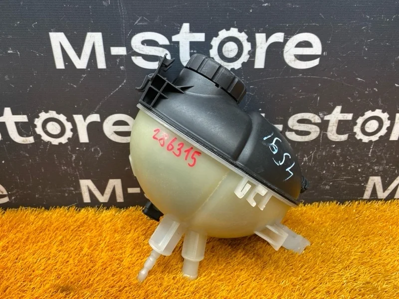 Бачок расширительный Mercedes-Benz C-Class 2010 A2045000549 W204 271.860