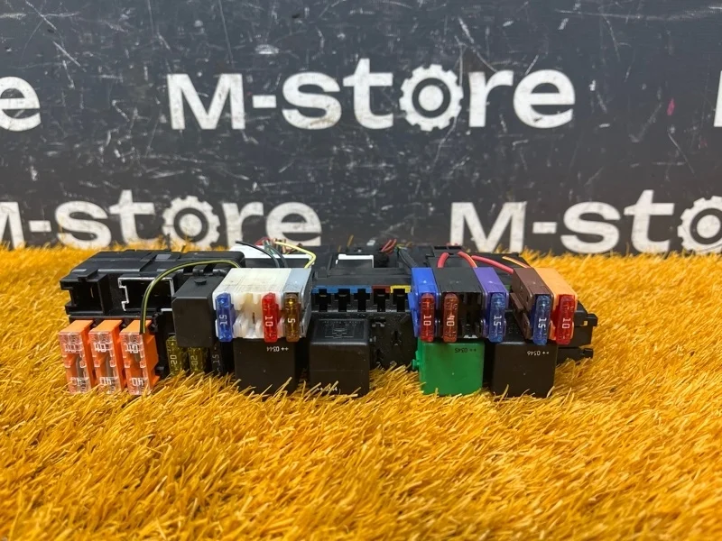 Блок предохранителей SAM Mercedes-Benz S-Class 2003 A0325458332 W220 112.972, задний правый