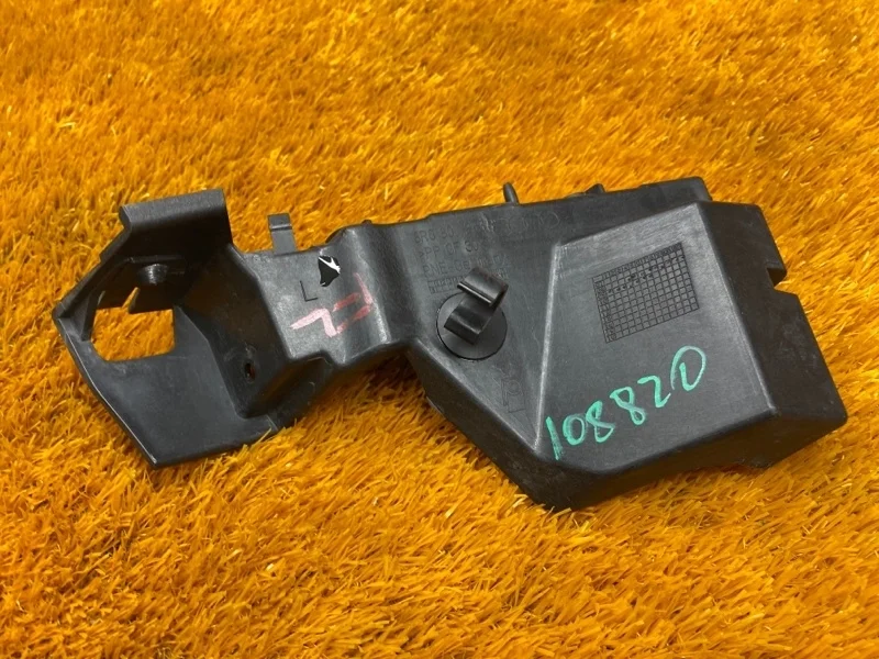 Крепление бампера Audi Q5 2009 8R0807283B 8R CDNC, переднее левое