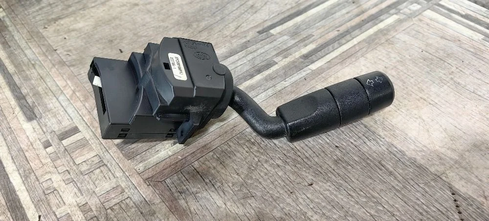 Переключатель поворотов подрулевой Land Rover Discovery III (2004—2009) 276DT