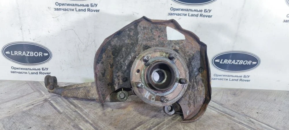 Кулак поворотный передний правый Land Rover Discovery III (2004—2009) 276DT