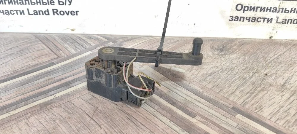 Датчик положения кузова задний правый Land Rover Discovery III (2004—2009) 276DT