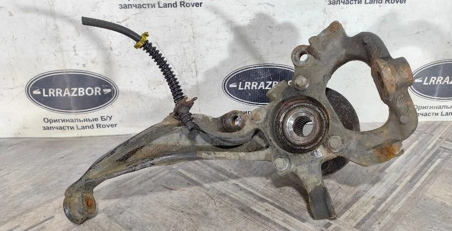 Кулак поворотный передний правый Land Rover Discovery III (2004—2009) 276DT