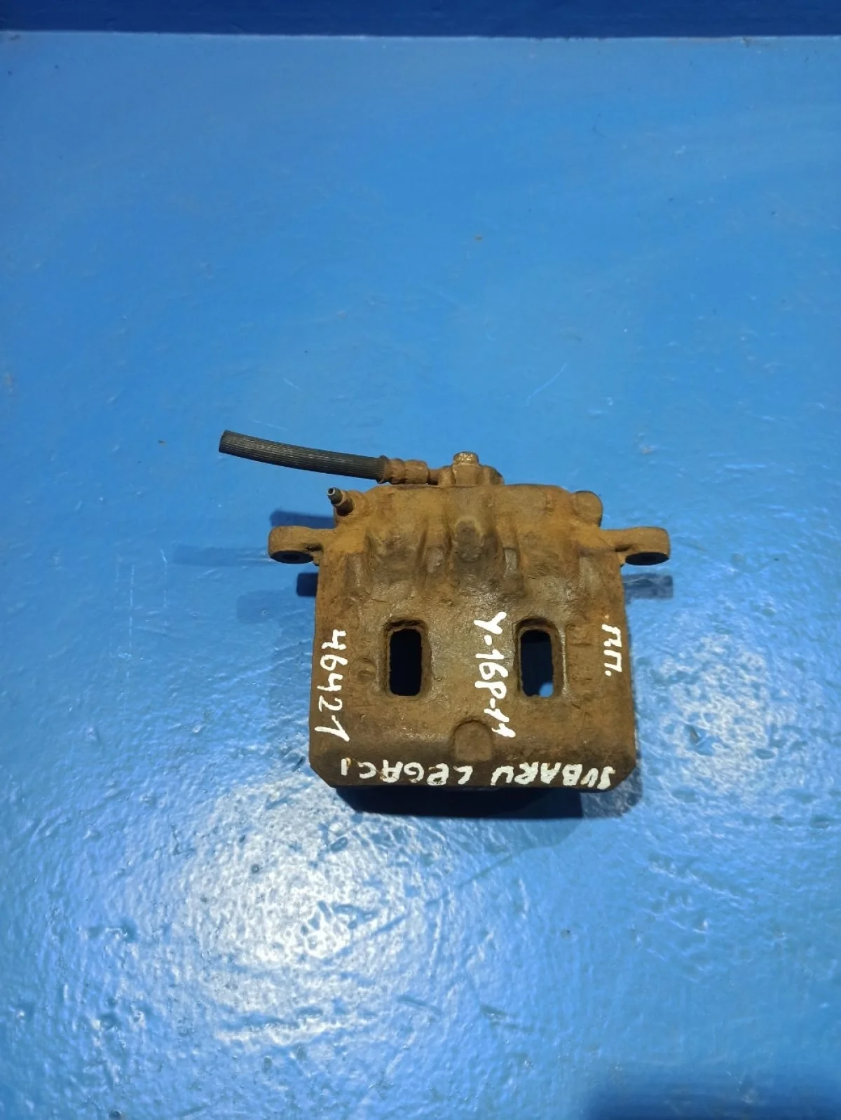 Суппорт передний правый Forester Legacy Impreza