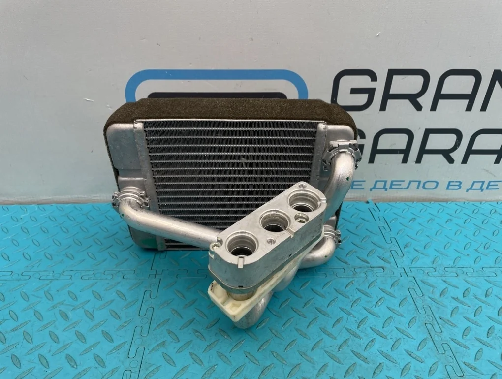 Радиатор печки Mercedes-Benz S-Class 2013 A2218300261 W222 278.929 4.7, задний