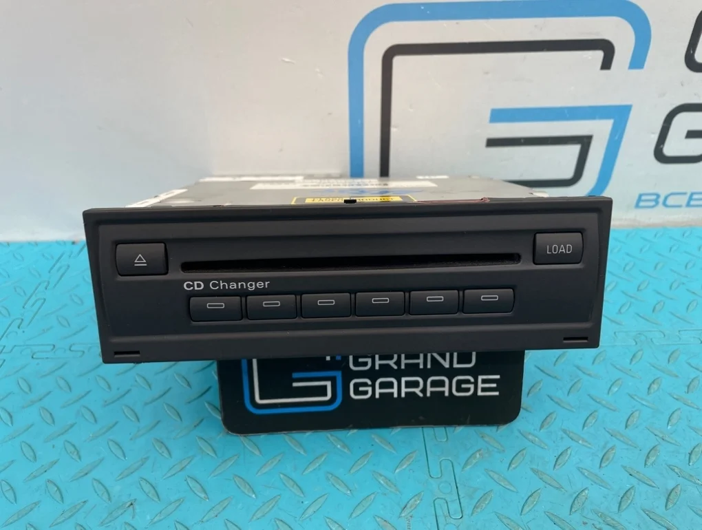 Чейнджер Audi A8 2005 4E0035111 D3 BFM 4.2