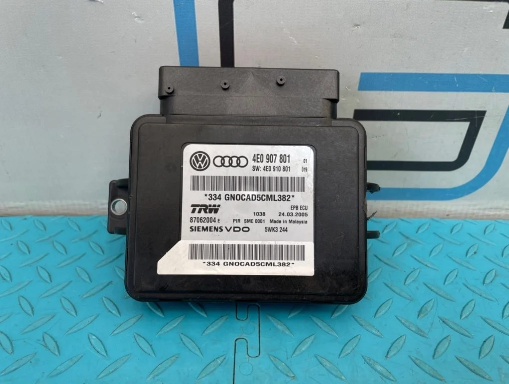 Блок электронный Audi A8 2005 4E0907801 D3 BFM 4.2