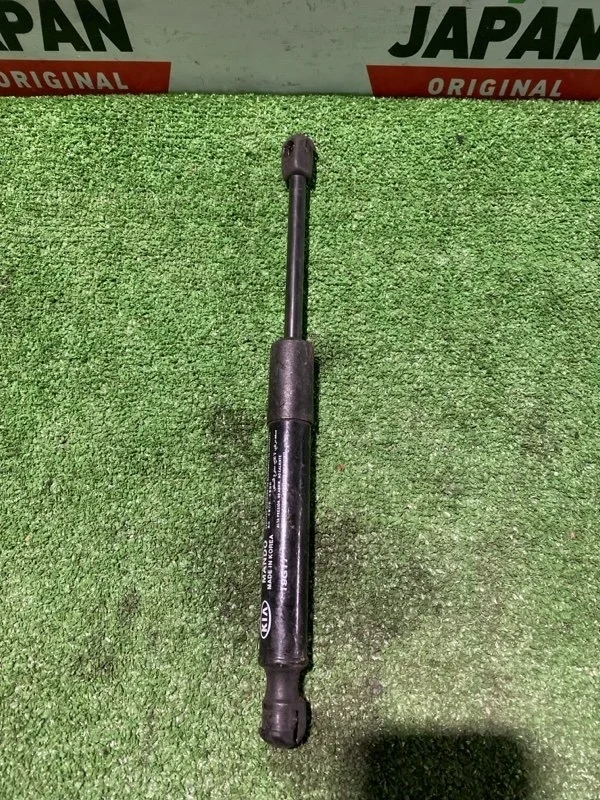 Амортизатор капота Kia Sorento Prime 2019 81161C5000 UM D4HB