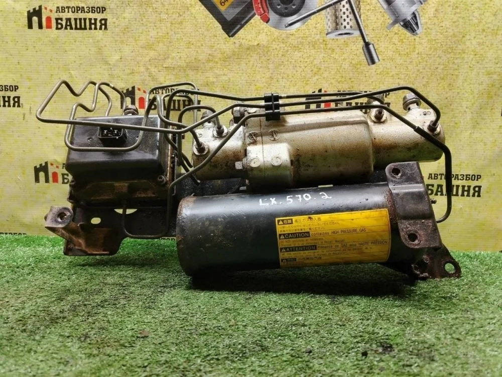 Цилиндр гидроподвески Lexus Lx570 2008 4908160010 URJ201 3URFE