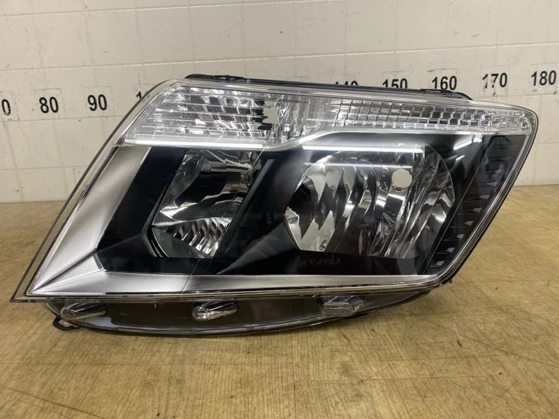 ФАРА Nissan Terrano 2014 2015 2016 2017 2018 2019 2020 2021 2022 260604367R, левая