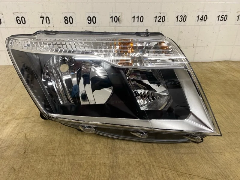ФАРА Nissan Terrano 2014 2015 2016 2017 2018 2019 2020 2021 2022 260103169R, правая