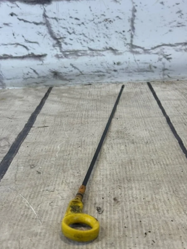 Щуп масляный Audi A3 2015 8V