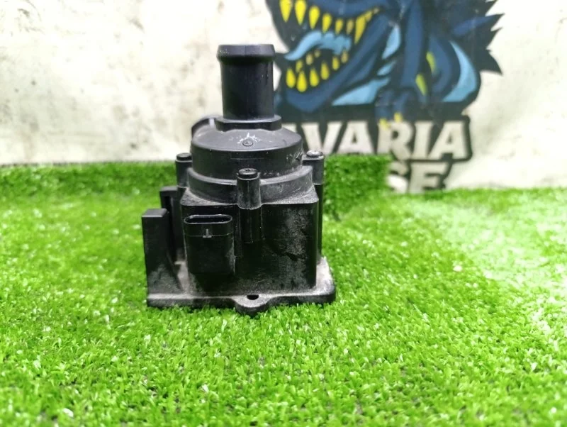 Насос водяной (помпа) Audi A4 2014 06H121601M B8 CDN