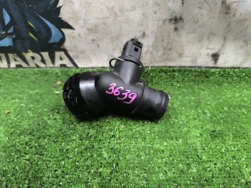 Фланец системы охлаждения Audi TT 2012 3C0122291 8J3 CDA