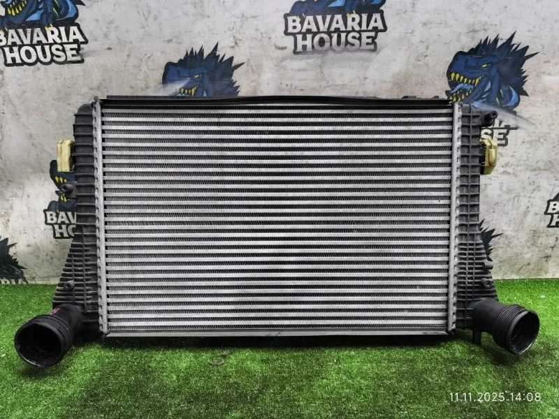 Интеркулер Audi TT 2012 1K0145803T 8J3 CDA