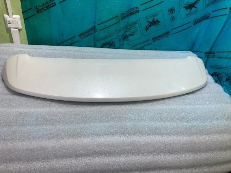 Спойлер Toyota Land Cruiser 2015 7608560020A1 URJ200 1VD-FTV 4.5