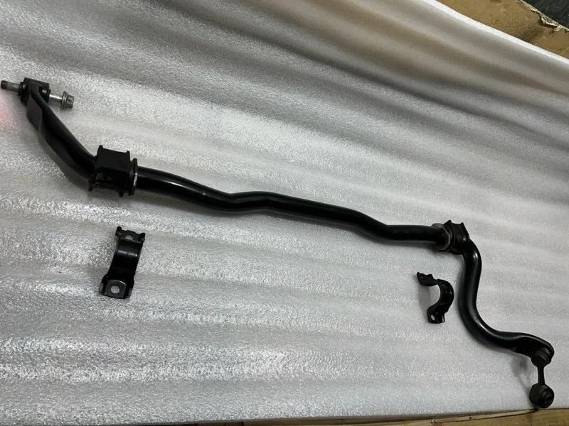 Стабилизатор передний Toyota Land Cruiser 2015 4880460120 URJ200 1VD-FTV 4.5