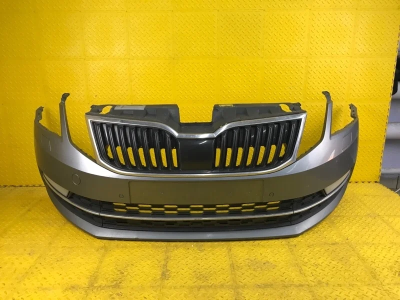 Бампер Skoda Octavia 2018 5EU807221P 5E3 CJS 298666, передний