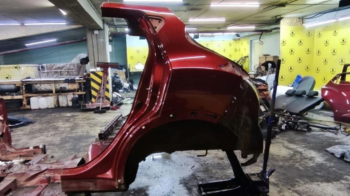 Часть кузова Nissan Juke 2011 G81131KAMA F15 HR16DE, задний