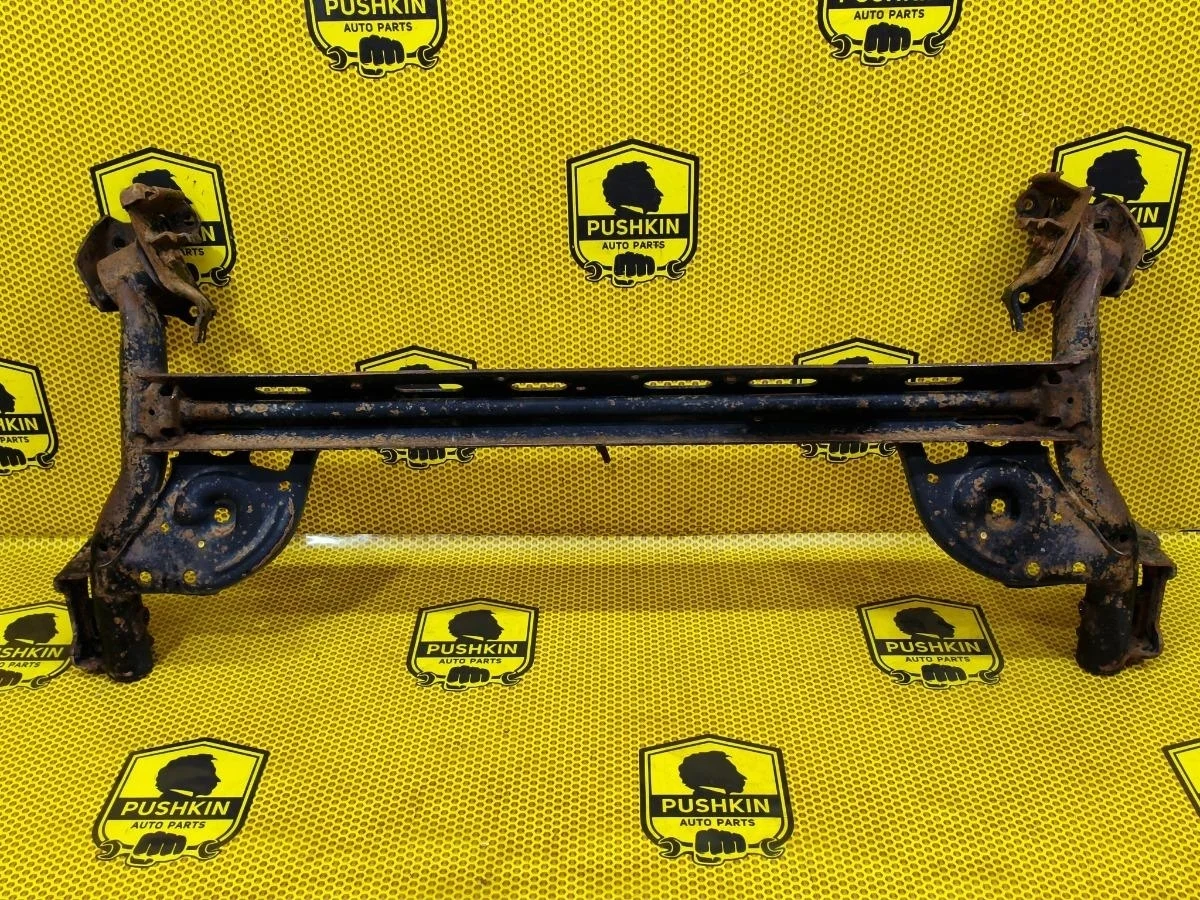 Балка подвески Nissan Tiida 2008 55501ED000 C11 HR15DE, задняя