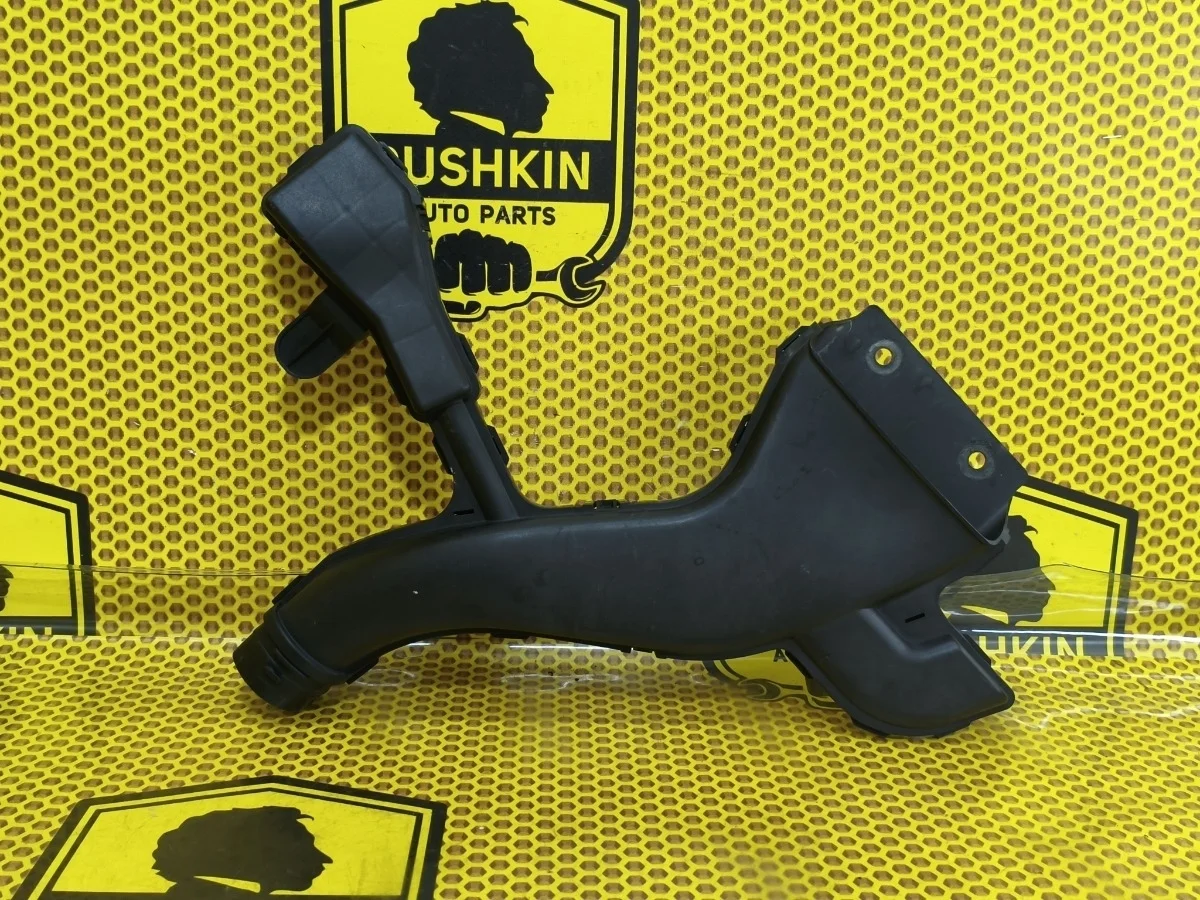 Воздухозаборник воздушного фильтра Nissan Tiida 2008 16554ED000 C11 HR15DE