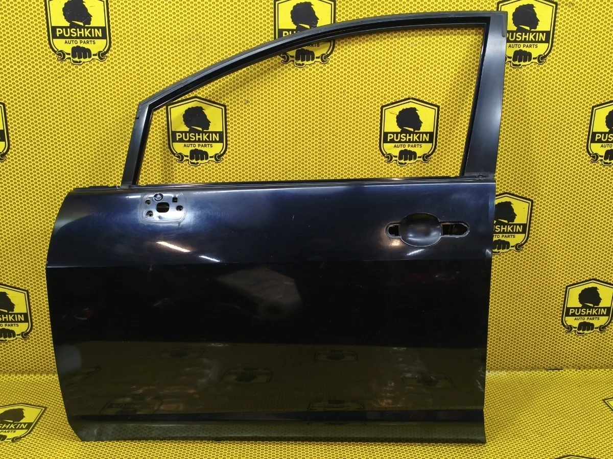 Дверь Nissan Tiida 2008 H0101ED0MM C11 HR15DE, передняя левая