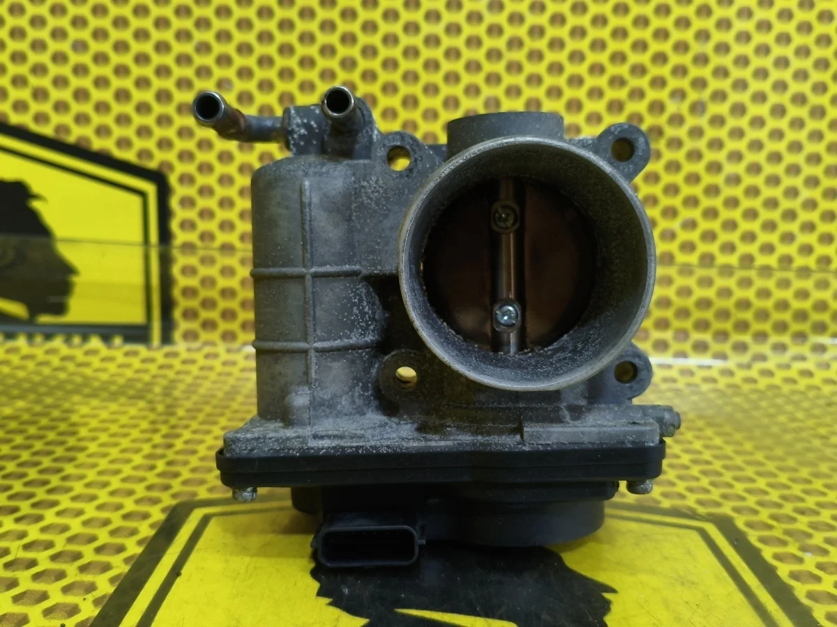 Дроссельная заслонка Nissan Tiida 2008 161199U50A C11 HR15DE