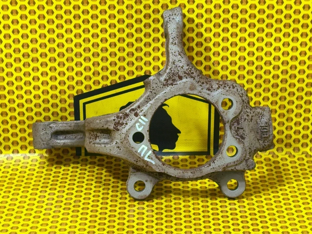 Кулак поворотный Nissan Tiida 2008 40015ED000 C11 HR15DE, передний левый