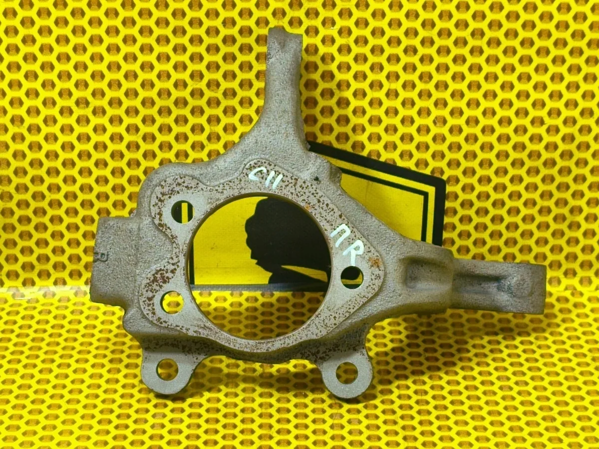 Кулак поворотный Nissan Tiida 2008 40014ED000 C11 HR15DE, передний правый