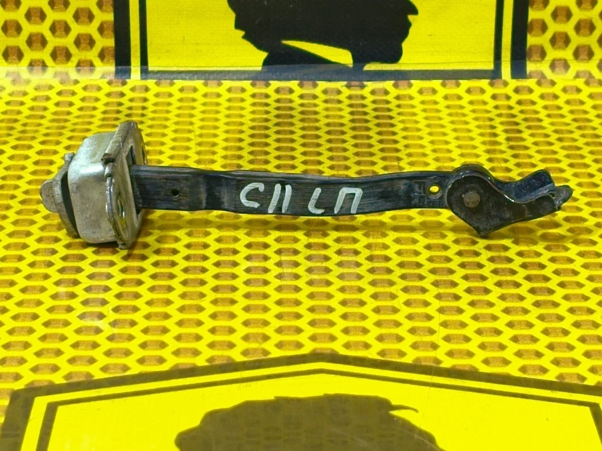 Ограничитель двери Nissan Tiida 2008 80430ED00A C11 HR15DE, передний левый