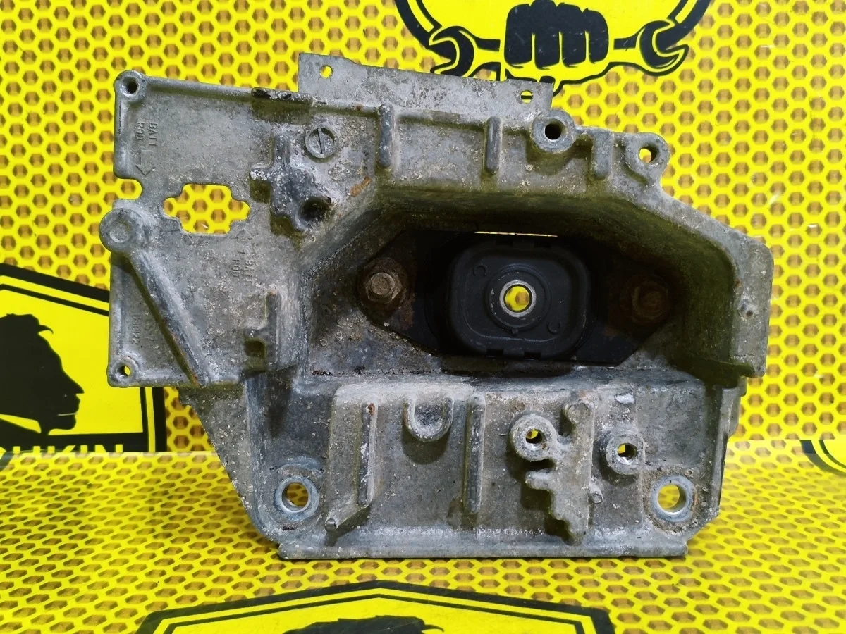 Опора двигателя Nissan Tiida 2008 11220ED000 C11 HR15DE, левая