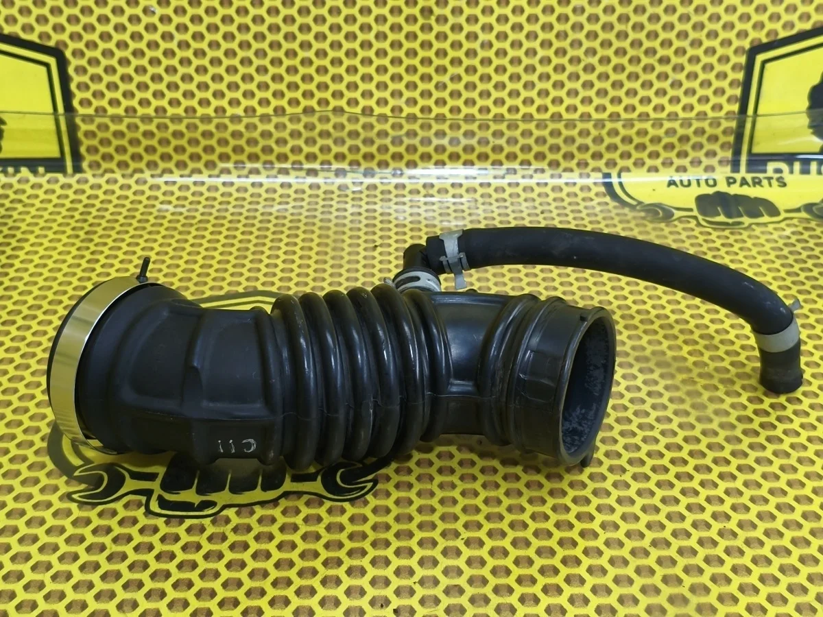 Патрубок воздушного фильтра гофра Nissan Tiida 2008 16578ED00A C11 HR15DE
