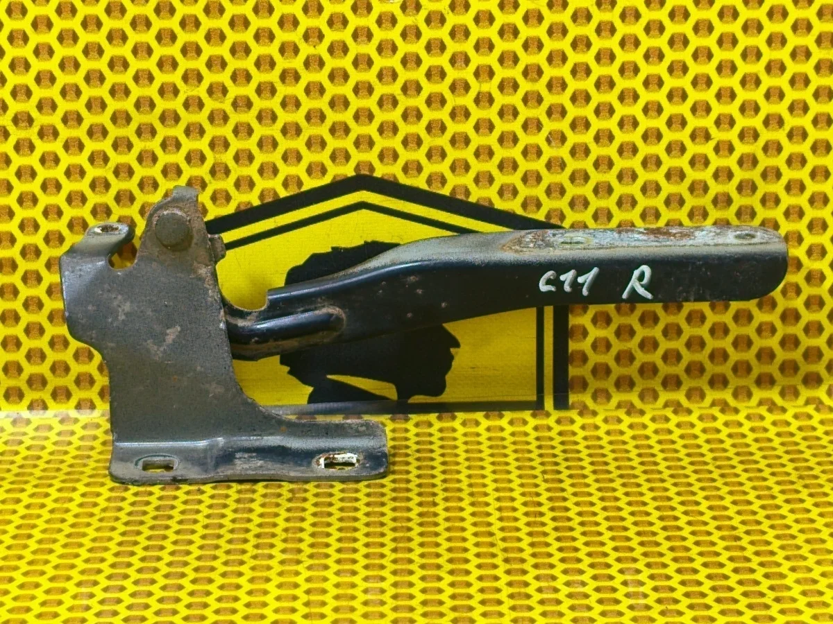 Петля капота Nissan Tiida 2008 65400ED00A C11 HR15DE, правая