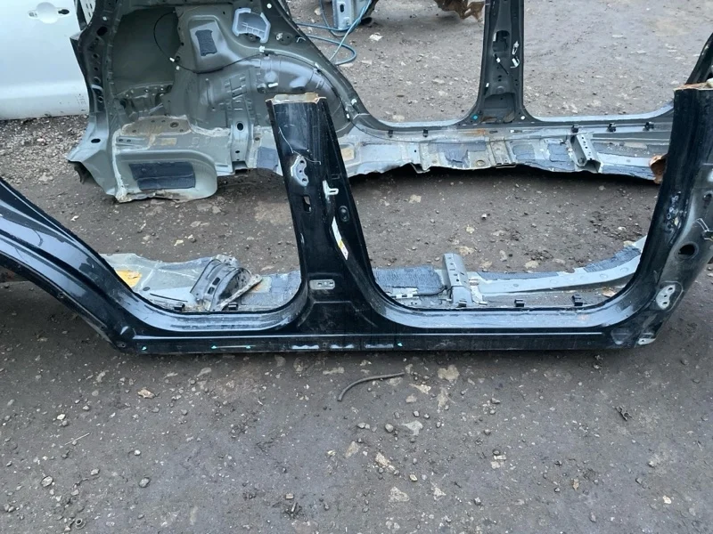 Порог правый Toyota Rav 4 (Ca40) (2012-2019) 2013 6131142040 2.0 D 1ADFTV