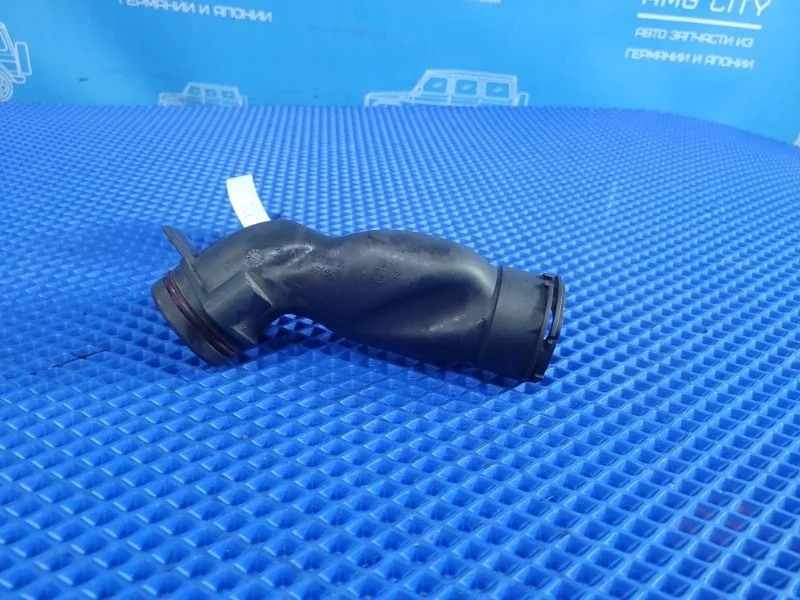 Патрубок охлаждения Mercedes-Benz C-Class 2010 A2712002056 W204 М271952