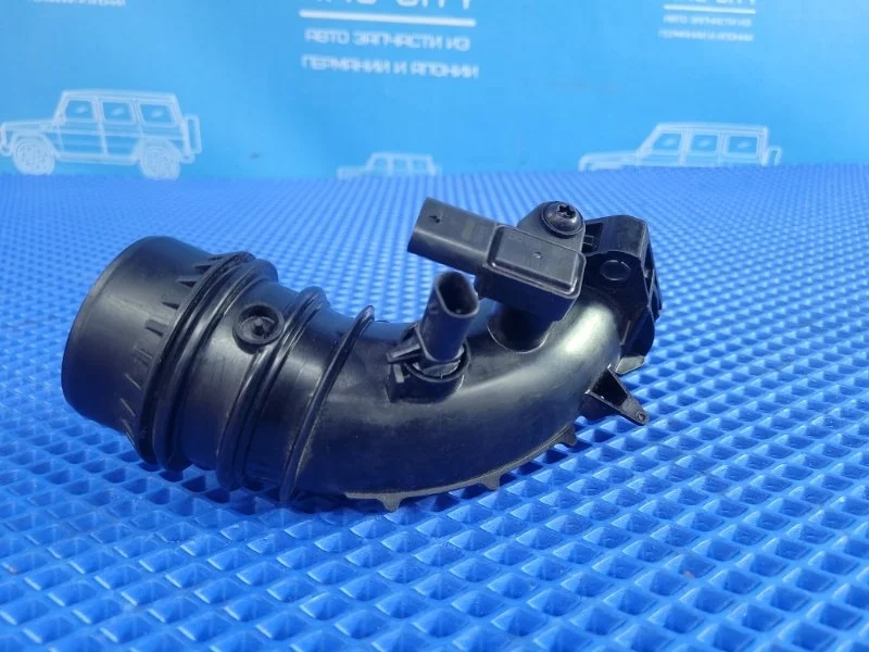 Патрубок Mercedes-Benz A-Class 2021 A2820900044 W177 M282914